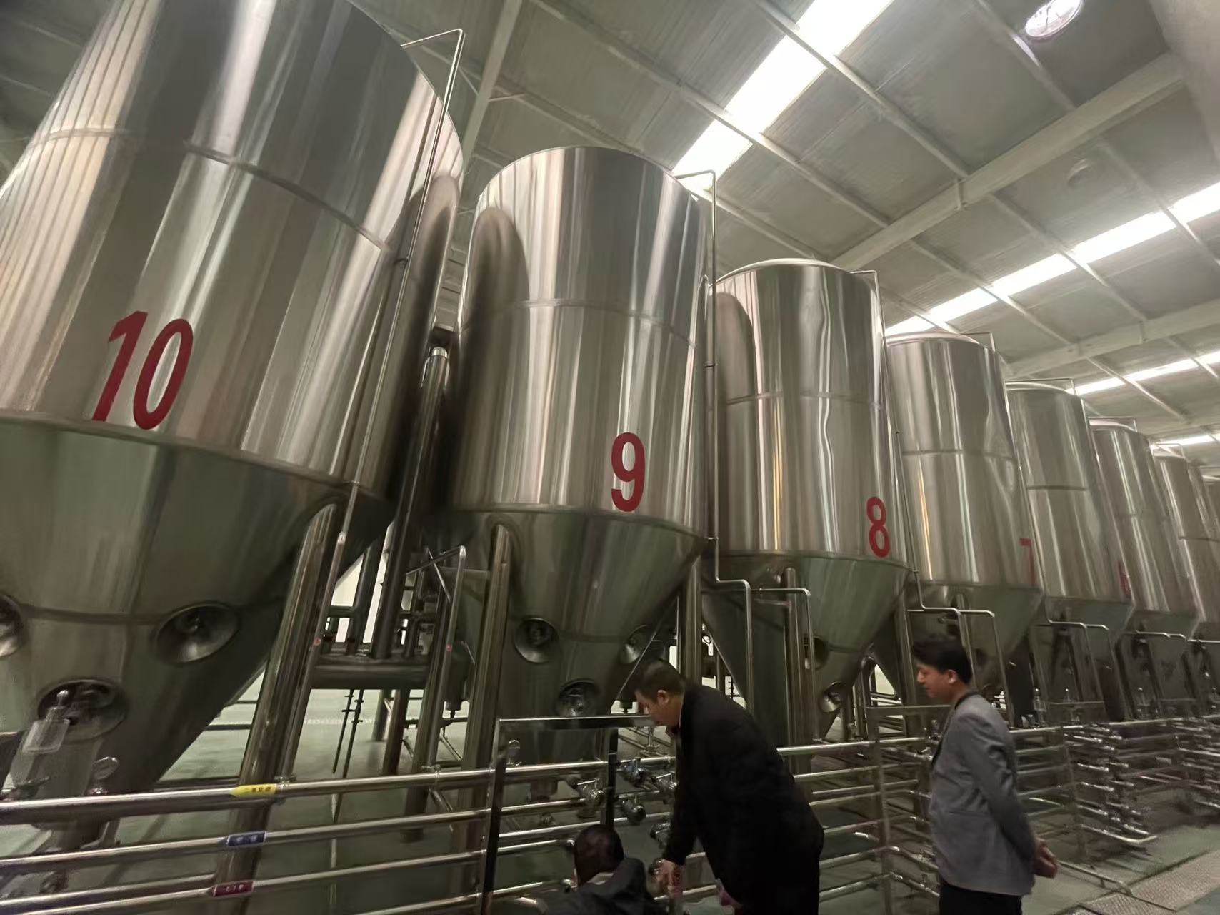 闵行精酿啤酒设备厂—平面布置、设备设计、制造、调试、培训等一条龙服务